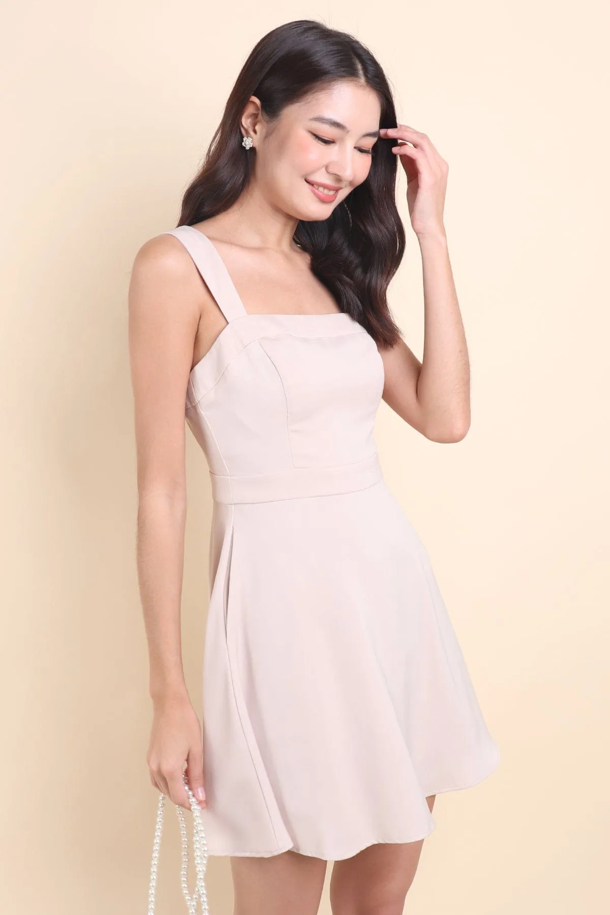 CESI BOW DETAIL MINI DRESS IN PINK BEIGE