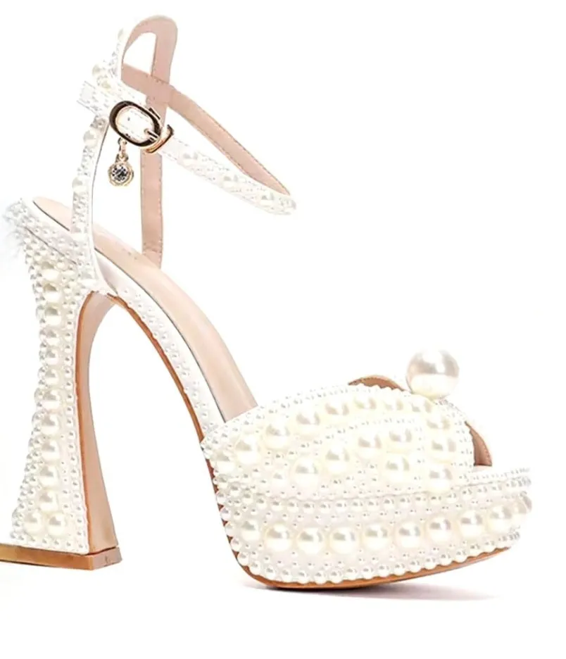 Ellegant bridal wedding shoes with Luxury Pearls