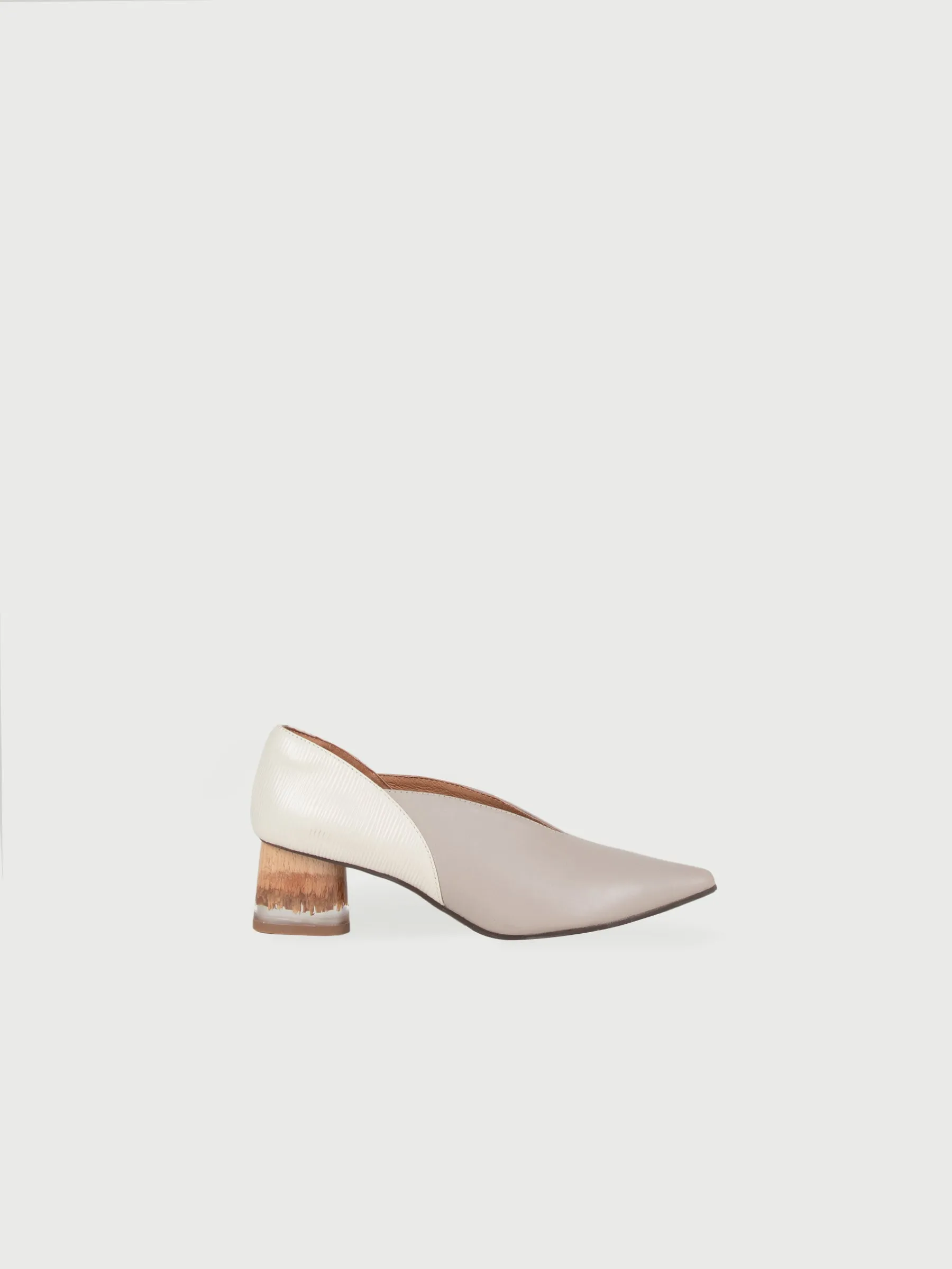 Ground-Heel V-Neck Pumps