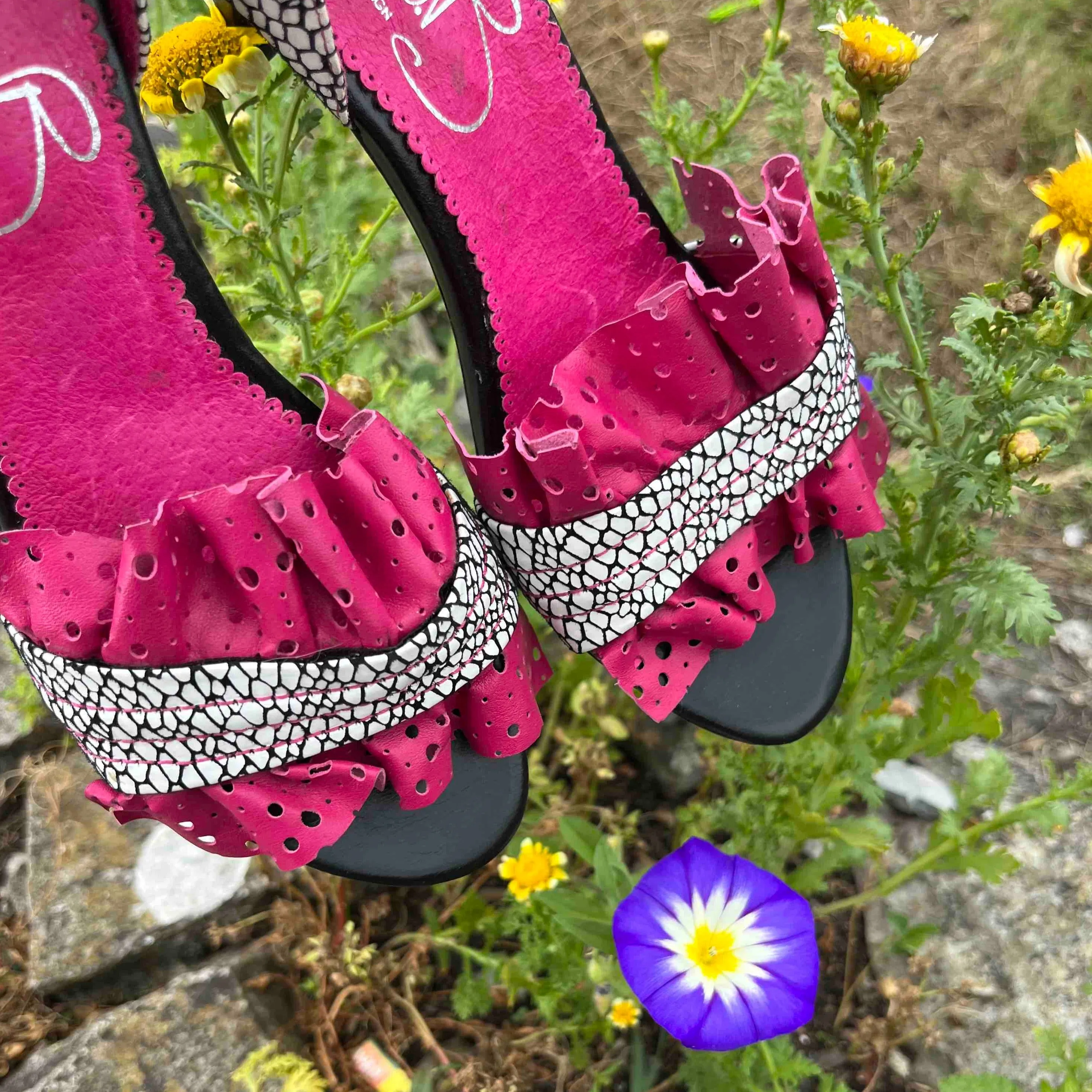 Spritz- Black fuchsia sandal- Last pair 37!